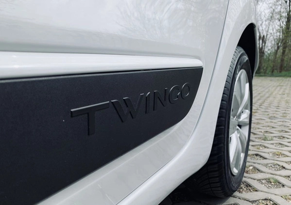 Renault Twingo cena 26300 przebieg: 68000, rok produkcji 2018 z Starachowice małe 596